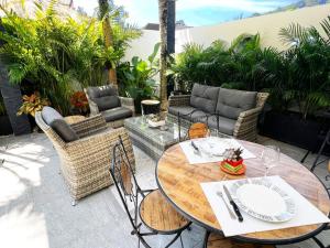 Intimate Oasis, 2 bedrooms Pool