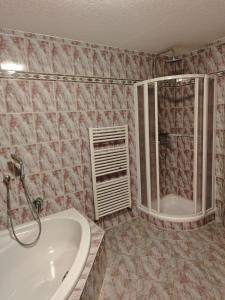 Ruhige Lage - USt ausweisbar - Netflix, YouTube premium - Waschmaschinen, Wäschetrockner