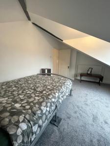 Lovely Calm Independent 3 Bedroom Home