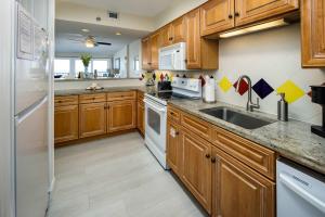 Sea Oats 605 Gulf front condo