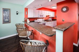 Sea Oats 705 Gulf front condo