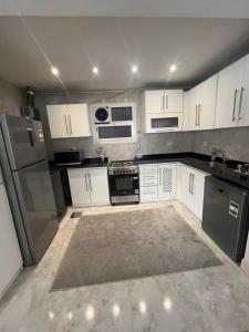 شقتين للايجار فرش فندقي في التجمع الخامس ومدينه نصر