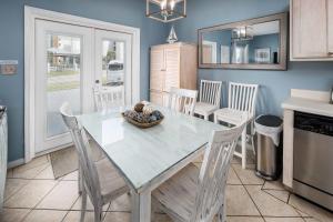 Sunset Cottages 5A Pet friendly condo