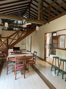 Casa ampla em Maresias 10 Pessoas com Quintal