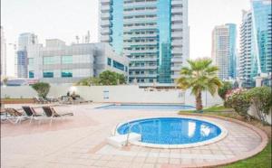 Royal Marina Inn