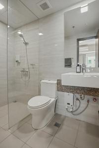 Lovely & Spacious 2BR Home near Solaire & Okada