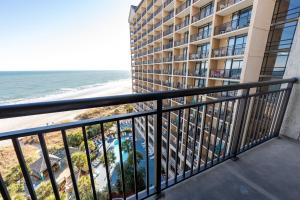 Wonderful Oceanfront Condo with Pools and Hot Tub