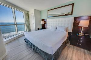 New Corner 6th FLOOR, Floor to Ceiling Glass Views