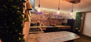 Cowboy Corner - Hot Tub, City Centre, Fast WiFi