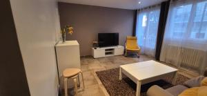 3 chambres dans grand T4 Proche Lac, ENTPE, Planétarium & Autoroute