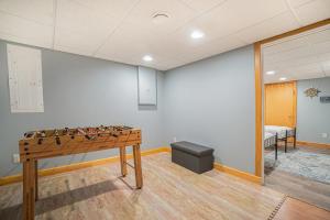 Tranquil 5-BR Lake House Near Duck Lake TC ➠7570