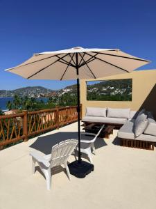 Penthouse private pool 1 block from beach 3 bedroom