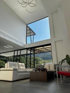 Luxury estate in San Jerónimo with infinity pool