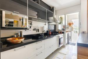 Ap na Beira Mar do Campeche em Condomínio Completo