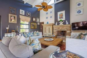 Bushveld Villa w Pool, Firepit & Outdoor Living