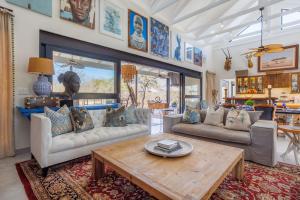 Bushveld Villa w Pool, Firepit & Outdoor Living