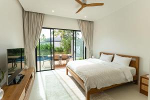 Stylish 3-Bedroom Pool Villa near Laguna Phuket