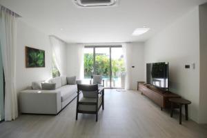 Modern Private Pool Villa - Peaceful Kamala Stay