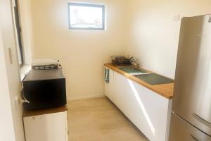 New & Stylish Veg 2-Bedroom Guest Retreat Near Brisbane Airport