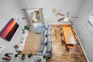 Beachy Retreat - Mins to UNCW & Wrightsville Beach