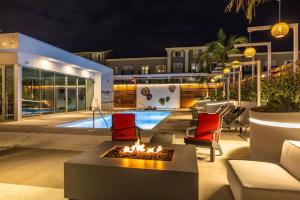 Marbella Lane - Grand 2BR w Beach & Ocean Views