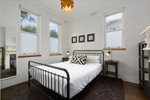 Stylish Victorian Terrace in cultural heart