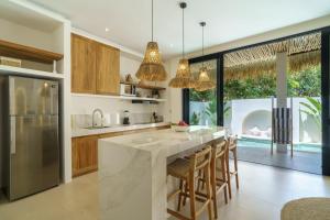 3-bd villa 3 min from Balangan beach with rooftop