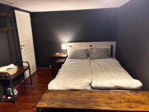 Large room & Balcony - i Heisens Condo - nearby Pulpit Rock Tours bus stop