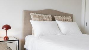 Stunning Harbour Bridge Views Apartment