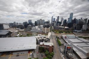 Skyline Outlook - Free Parking, Pool & Gym