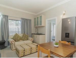 62 on Sharwood guesthouse