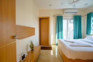 White Castle Stays Luxury 3BHK Serviced Apartment in Madhapur