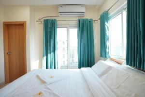 White Castle Stays Luxury 3BHK Serviced Apartment in Madhapur