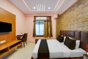 Super Townhouse Oak Panki Railway Junction Formerly Hotel Rudra