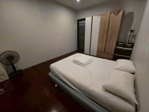 Little Tree Hut Bangkachao