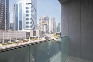 Waterfront Luxe Haven Peninsula