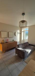 Maison rénovée avec stationnement privatif