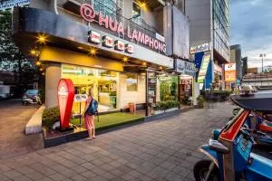 At Hua Lamphong Hotel - Pom Prap
