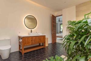 Villa Malami - Spacious Luxury Villa, 5 minutes to the Beach