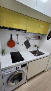 Yangyang Ocean Stay, Top Floor, Titanic View