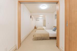 Newly Built 4-Bedroom House in Shopping Street, 8-Min Walk from Akabane Station