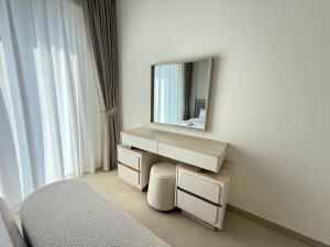 Luxury 1BR I Creek Beach I Pool & Beach