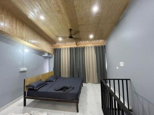 Rooms & Rooms