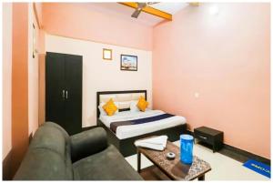 Hotel Vyana HR Premium Dashashwamedh Ghat -Free Wifi And General Services Facility - Fully Air conditioning Comfortable Room - Best Budget Homestay IN Varanasi