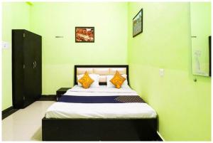 Hotel Vyana HR Premium Dashashwamedh Ghat -Free Wifi And General Services Facility - Fully Air conditioning Comfortable Room - Best Budget Homestay IN Varanasi