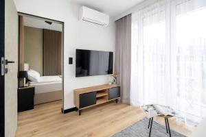 Unique Apartment with Air Conditioning in Poznań by Noclegi Renters