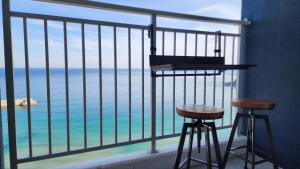 Yangyang Ocean Stay, Top Floor, Titanic View