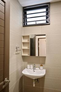 Beullu - Rex Apartment Kuching 6Pax