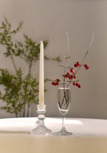 open,Hongik University Station ,10 minutes on foot,Cozy house with artistic sensibility