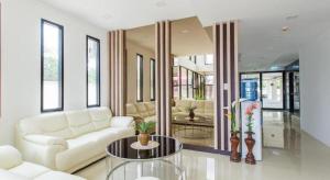 B2 Ubon Premier Hotel